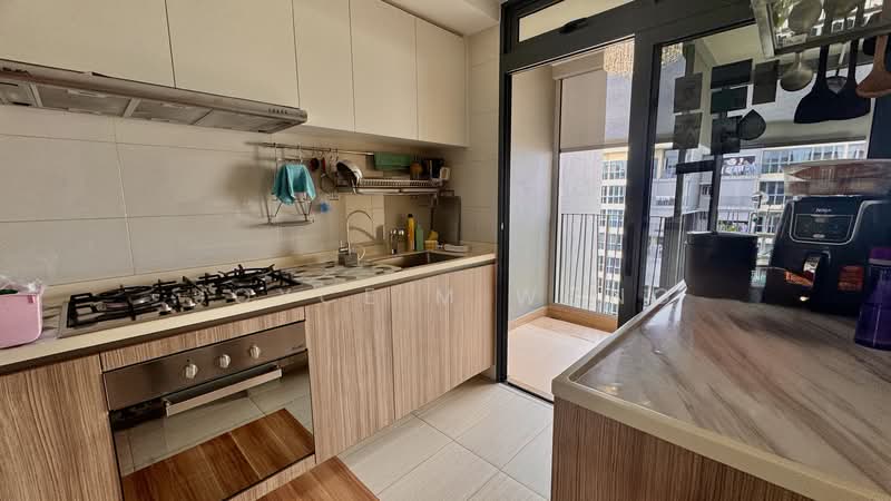 Hundred Palms Residences Executive Condominium For Sale at S$ 2,500,000 | PropertyGuru Singapore - Kitchen