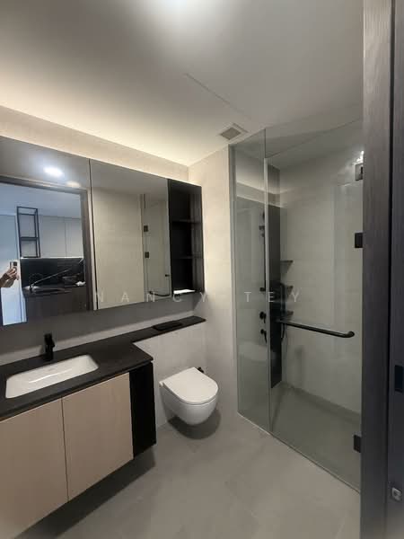 Jervois Mansion, 4 Jervois Close, 2 Bedrooms, 678 sqft, Condominium For Rent, by Nancy Tey, 500099172 - Bathroom - PropertyGuru.com.sg