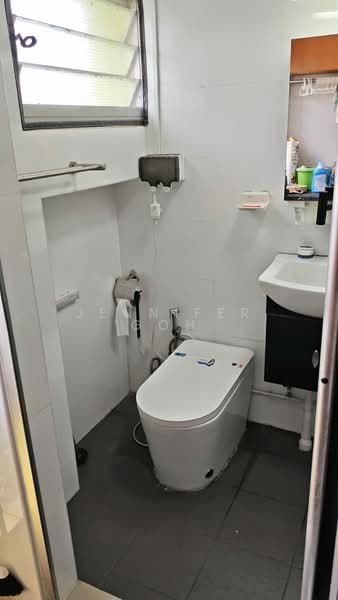 667 Jalan Damai, 667 Jalan Damai, Room Rental, 120 sqft, HDB Flat For Rent, by Jennifer Goh, 500099176 - Bathroom - PropertyGuru.com.sg