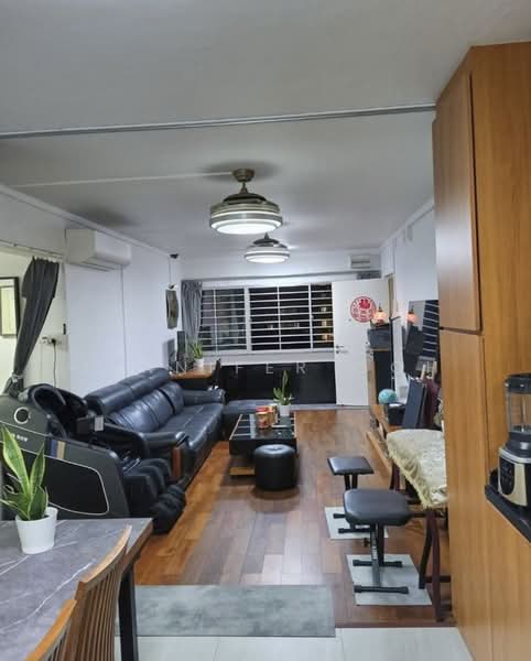 667 Jalan Damai, 667 Jalan Damai, Room Rental, 120 sqft, HDB Flat For Rent, by Jennifer Goh, 500099176 - Living Room - PropertyGuru.com.sg