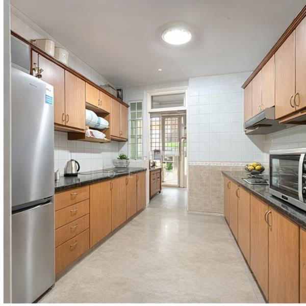 Eastwood Park Terraced House For Sale at S$ 3,250,000 | PropertyGuru Singapore - Kitchen