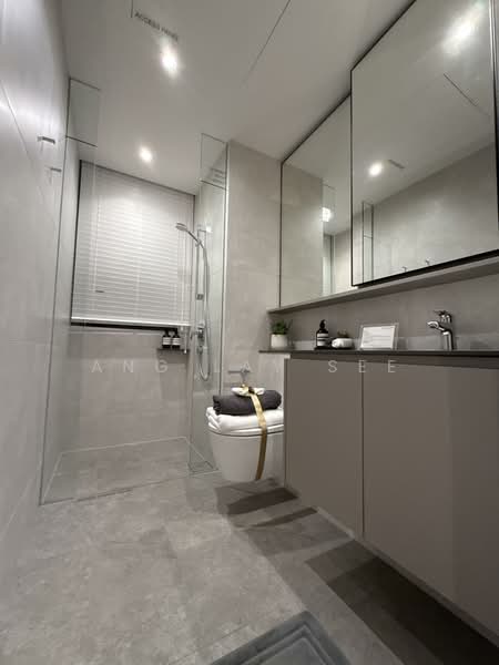 Norwood Grand Condominium For Sale at S$ 2,759,926 | PropertyGuru Singapore - Bathroom