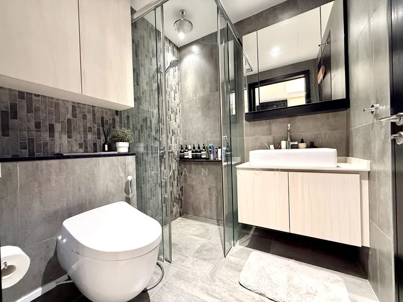 NoMa Condominium For Sale at S$ 1,250,000 | PropertyGuru Singapore - Bathroom