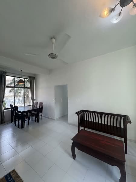 Michel Apartment, 291 Tanglin Road, 2 Bedrooms, 1,100 sqft, Walk-up Apartment For Rent, by Tan Siew Lay, 500099202 - Living Room - PropertyGuru.com.sg