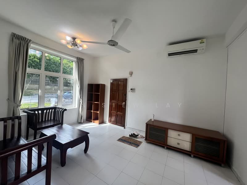 Michel Apartment, 291 Tanglin Road, 2 Bedrooms, 1,100 sqft, Walk-up Apartment For Rent, by Tan Siew Lay, 500099202 - Living Room - PropertyGuru.com.sg