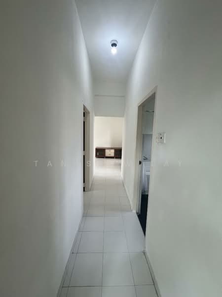 Michel Apartment, 291 Tanglin Road, 2 Bedrooms, 1,100 sqft, Walk-up Apartment For Rent, by Tan Siew Lay, 500099202 - Corridor - PropertyGuru.com.sg