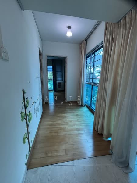 467A Admiralty Drive HDB Flat For Sale at S$ 625,000 | PropertyGuru Singapore - Corridor