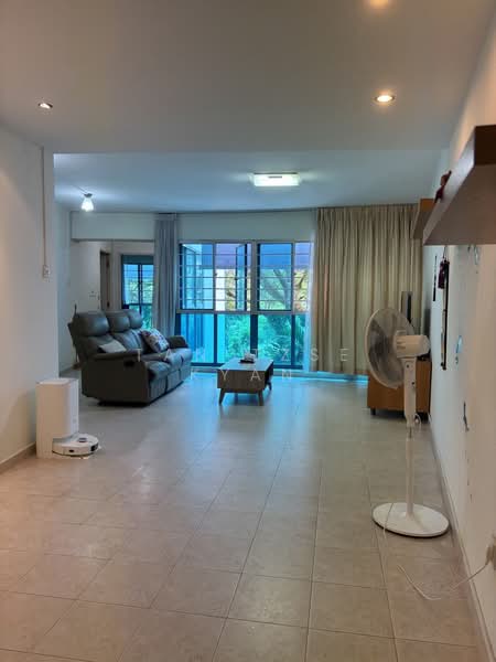467A Admiralty Drive HDB Flat For Sale at S$ 625,000 | PropertyGuru Singapore - Living Room