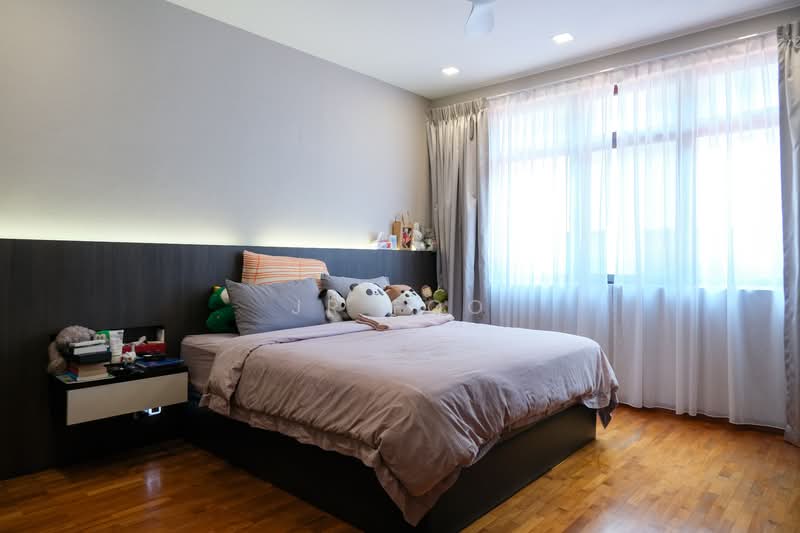 The Riverina Terraced House For Sale at S$ 2,850,000 | PropertyGuru Singapore - Master Bedroom