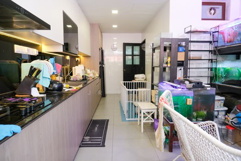 The Riverina Terraced House For Sale at S$ 2,850,000 | PropertyGuru Singapore - Kitchen