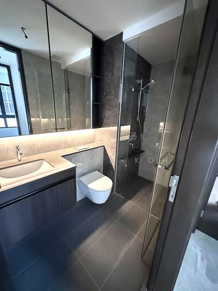 Tembusu Grand, 94 Jalan Tembusu, 2 Bedrooms, 743 sqft, Condominium For Rent, by Adrian Koh, 500099219 - Bathroom - PropertyGuru.com.sg