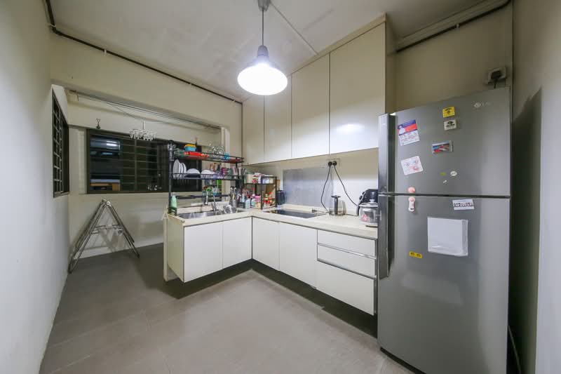 331 Sembawang Close HDB Flat For Sale at S$ 560,000 | PropertyGuru Singapore - Kitchen