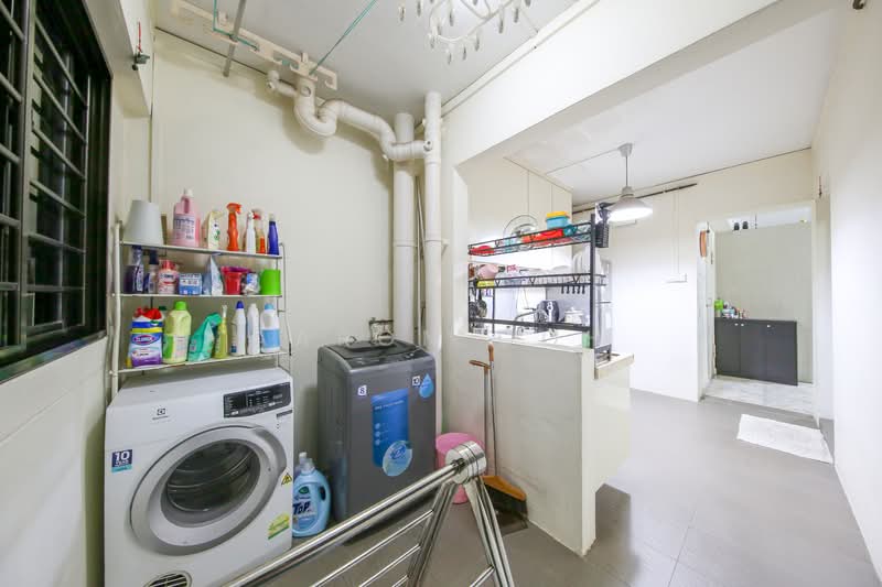 331 Sembawang Close HDB Flat For Sale at S$ 560,000 | PropertyGuru Singapore - Interior