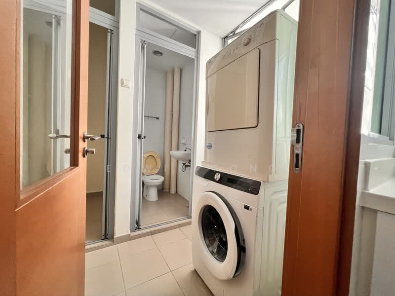 Caribbean at Keppel Bay, 4 Keppel Bay Drive, 3 Bedrooms, 1,281 sqft, Condominium For Rent, by Edwin Tong, 500099224 - Helpers room/bathv - PropertyGuru.com.sg