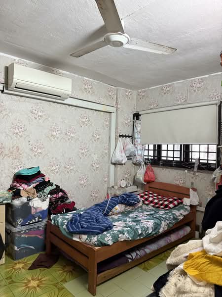 210 Boon Lay Place HDB Flat For Sale at S$ 350,000 | PropertyGuru Singapore - Bedroom