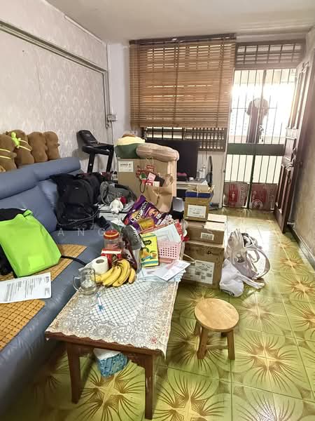 210 Boon Lay Place HDB Flat For Sale at S$ 350,000 | PropertyGuru Singapore - Living Room