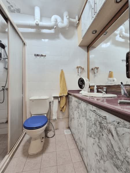 546 Woodlands Drive 16 HDB Flat For Sale at S$ 698,000 | PropertyGuru Singapore - Bathroom