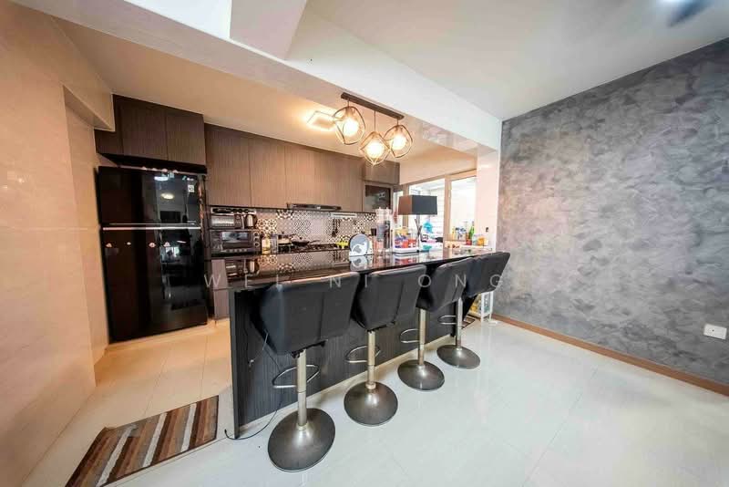 461D Bukit Batok West Avenue 8 HDB Flat For Sale at S$ 828,000 | PropertyGuru Singapore - Kitchen