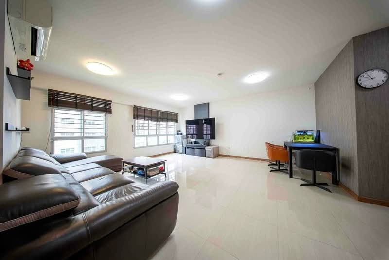 461D Bukit Batok West Avenue 8 HDB Flat For Sale at S$ 828,000 | PropertyGuru Singapore - Living Room