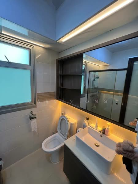 501A Yishun Street 51 HDB Flat For Sale at S$ 670,000 | PropertyGuru Singapore - Bathroom