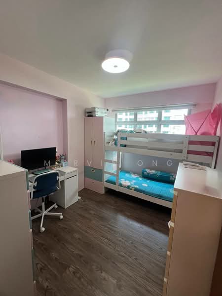 501A Yishun Street 51 HDB Flat For Sale at S$ 670,000 | PropertyGuru Singapore - Bedroom