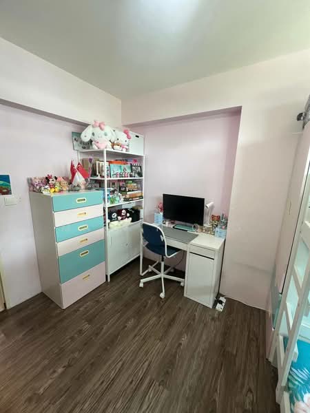 501A Yishun Street 51 HDB Flat For Sale at S$ 670,000 | PropertyGuru Singapore - Bedroom