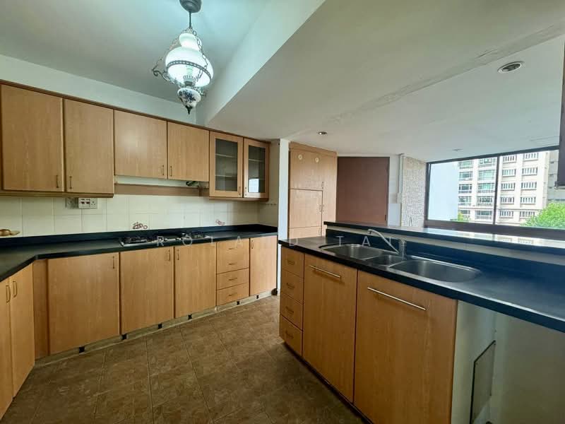 Faber Garden Condominium Condominium For Sale at S$ 3,700,000 | PropertyGuru Singapore - Kitchen