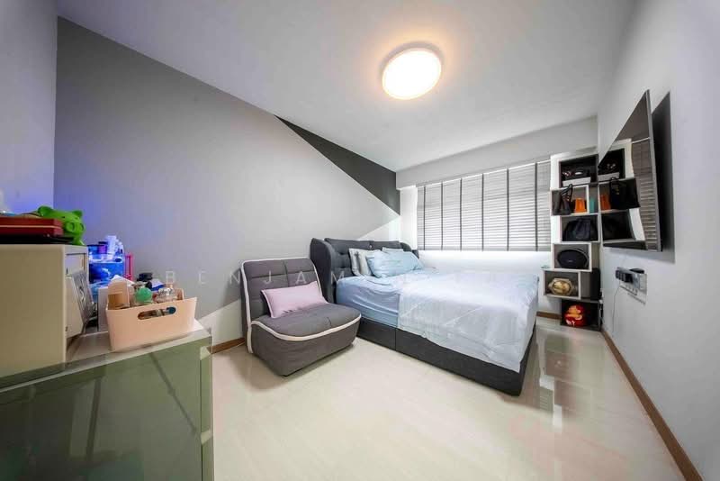 461D Bukit Batok West Avenue 8 HDB Flat For Sale at S$ 828,000 | PropertyGuru Singapore - Bedroom