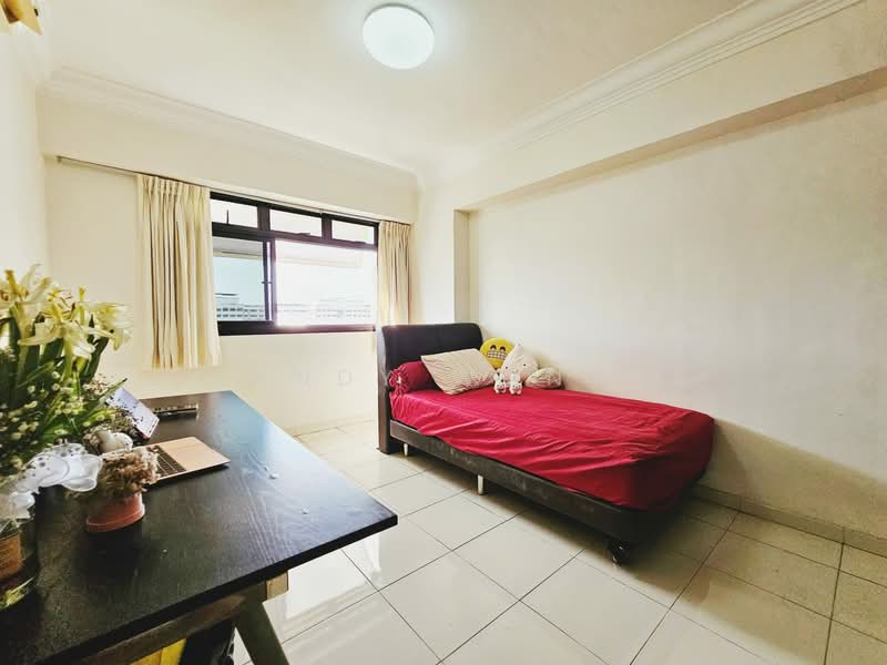 682C Woodlands Drive 73 HDB Flat For Sale at S$ 708,000 | PropertyGuru Singapore - Bedroom