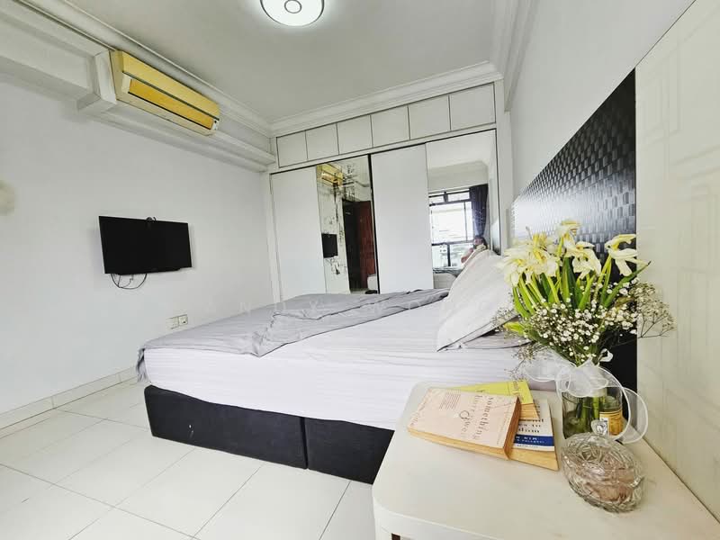 682C Woodlands Drive 73 HDB Flat For Sale at S$ 708,000 | PropertyGuru Singapore - Bedroom