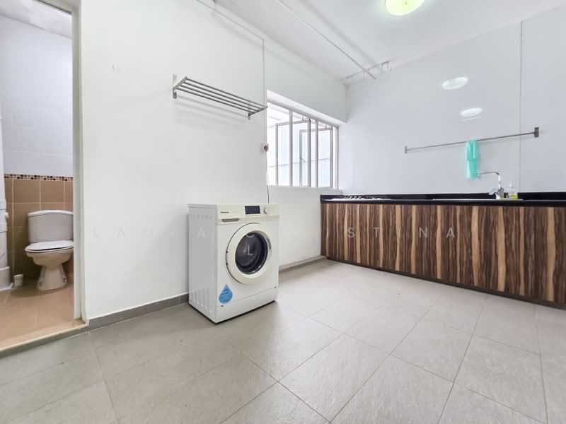 170 Bukit Batok West Avenue 8, 170 Bukit Batok West Avenue 8, 3 Bedrooms, 1,496 sqft, HDB Flat For Sale, by Laura Christina Lee, 500099257 - Bathroom - PropertyGuru.com.sg