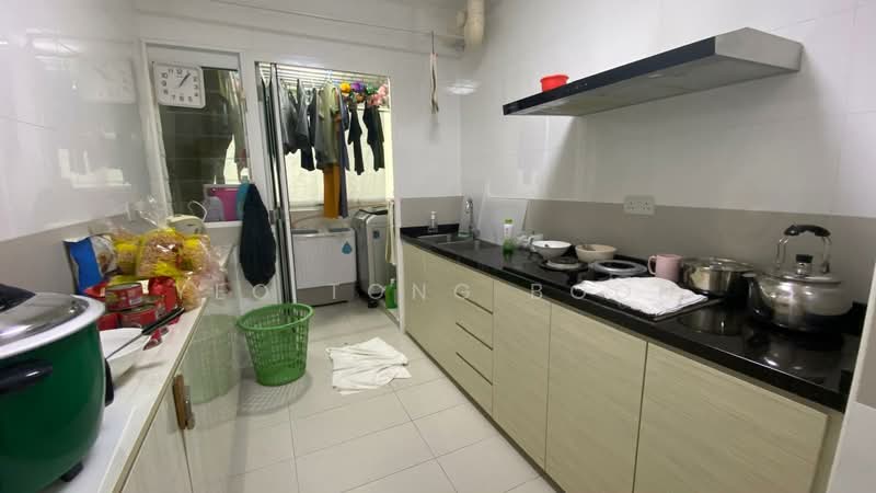 8A Upper Boon Keng Road HDB Flat For Sale at S$ 799,000 | PropertyGuru Singapore - Kitchen