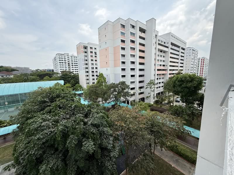 226 Pending Road HDB Flat For Sale at S$ 480,000 | PropertyGuru Singapore - Exterior