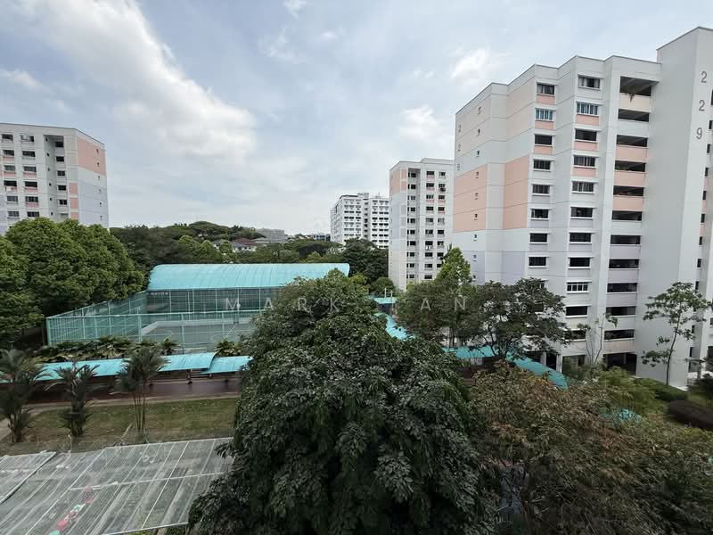 226 Pending Road HDB Flat For Sale at S$ 480,000 | PropertyGuru Singapore - Exterior