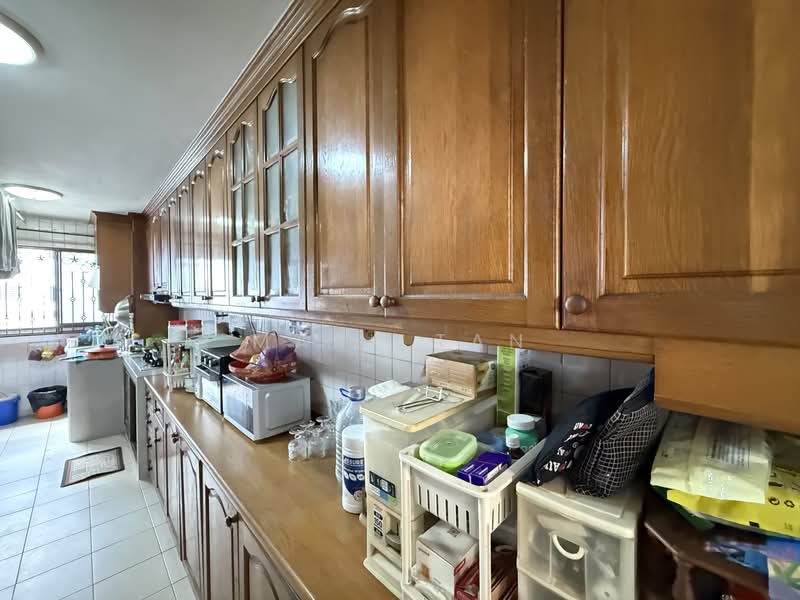 226 Pending Road HDB Flat For Sale at S$ 480,000 | PropertyGuru Singapore - Kitchen