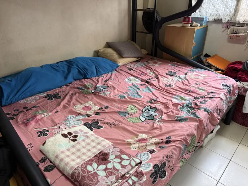 226 Pending Road HDB Flat For Sale at S$ 480,000 | PropertyGuru Singapore - Bedroom