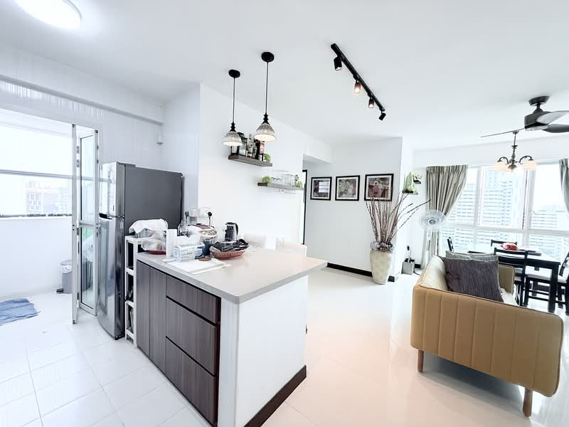 296B Bukit Batok Street 22 HDB Flat For Sale at S$ 599,888 | PropertyGuru Singapore - Kitchen