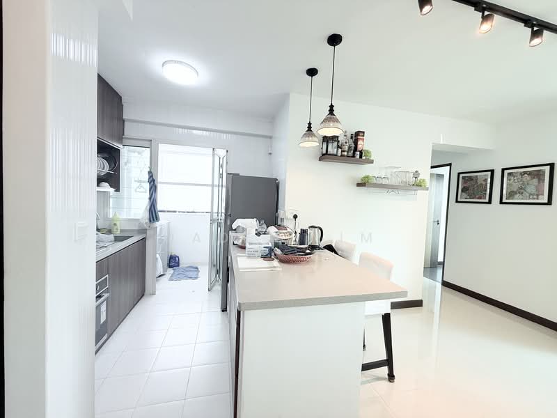 296B Bukit Batok Street 22 HDB Flat For Sale at S$ 599,888 | PropertyGuru Singapore - Kitchen