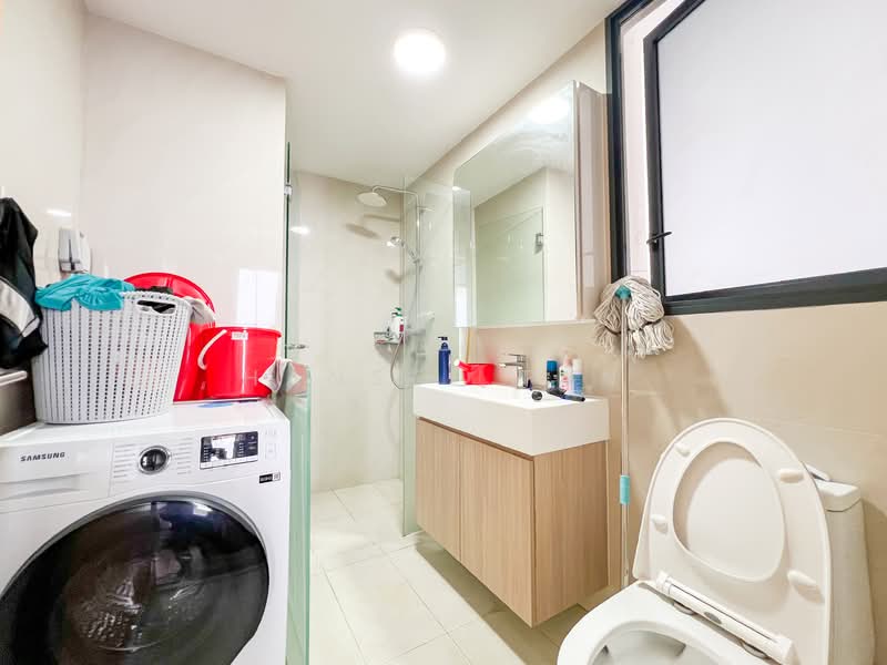 Hillion Residences Apartment For Sale at S$ 850,000 | PropertyGuru Singapore - Bathroom