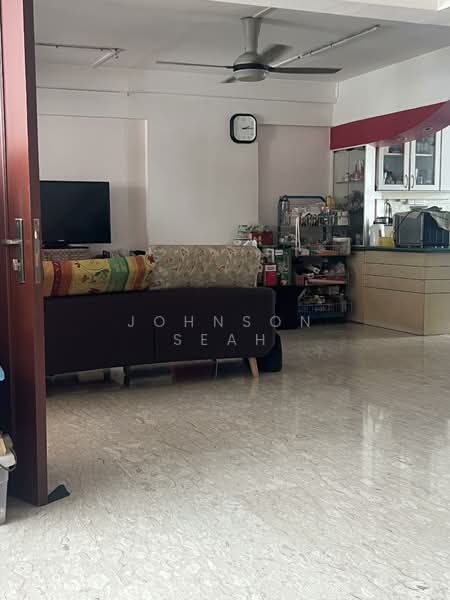 143 Potong Pasir Avenue 2 HDB Flat For Sale at S$ 1,250,000 | PropertyGuru Singapore - Living Room