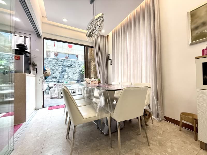 D'Manor Terraced House For Sale at S$ 2,890,000 | PropertyGuru Singapore - Dining Room