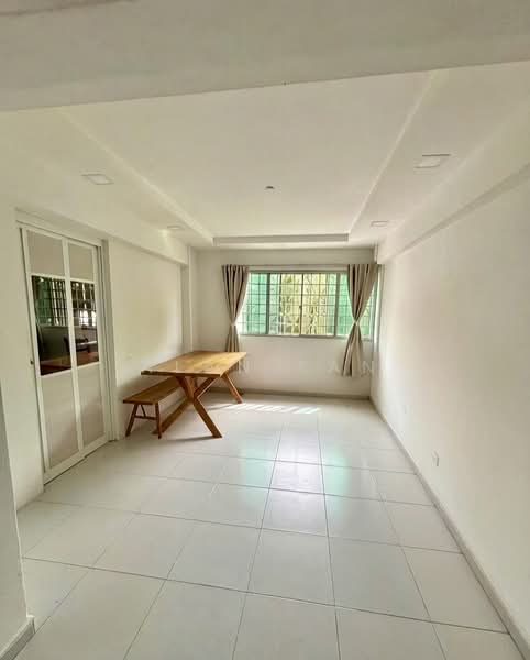 132 Ang Mo Kio Avenue 3 HDB Flat For Sale at S$ 750,000 | PropertyGuru Singapore - Dining Room