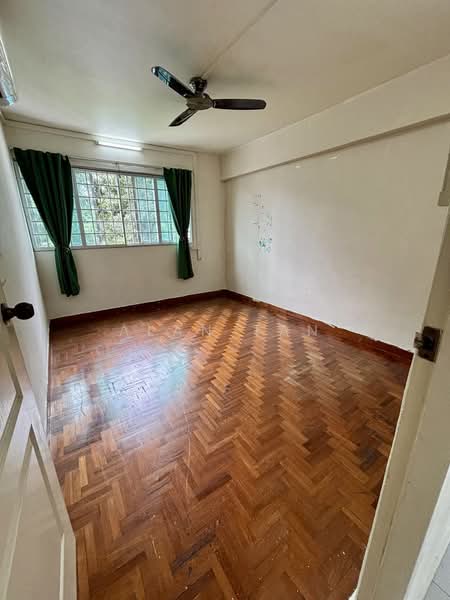 132 Ang Mo Kio Avenue 3 HDB Flat For Sale at S$ 750,000 | PropertyGuru Singapore - Interior