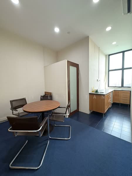 Toh Guan Centre, 21 Toh Guan Road East, 2,433 sqft, Factory / Workshop (B2) For Rent, by Lynette Tan, 500099327 - Pantry - CommercialGuru.com.sg