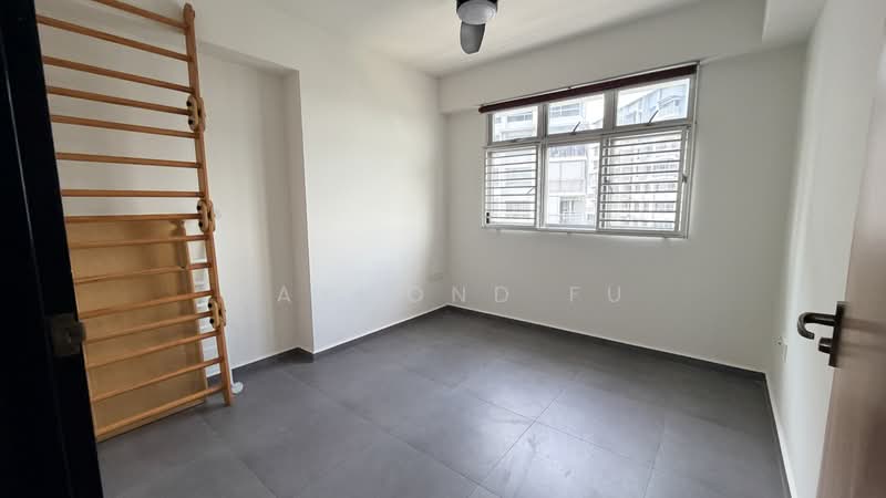140D Corporation Drive HDB Flat For Sale at S$ 710,000 | PropertyGuru Singapore - Common bedroom 1