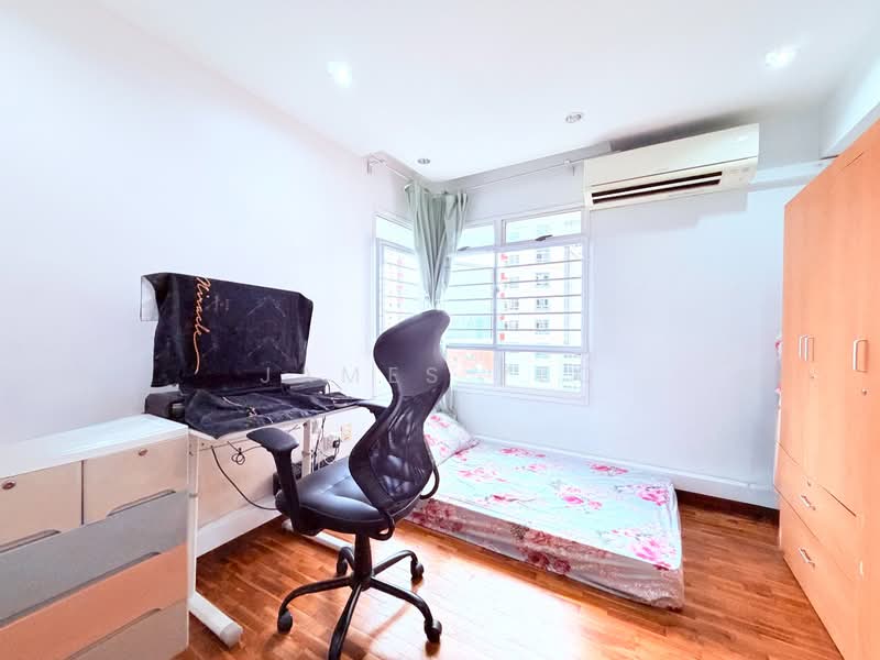 412B Fernvale Link HDB Flat For Sale at S$ 599,000 | PropertyGuru Singapore - Bedroom