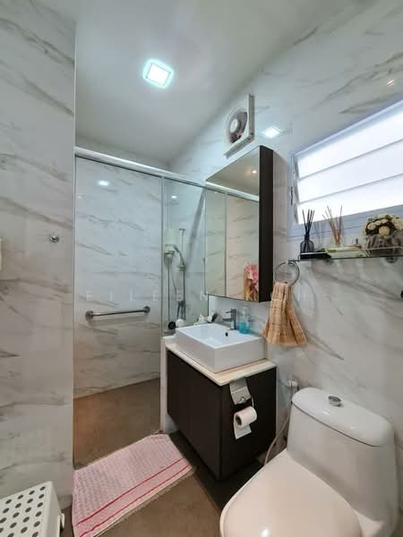 Yio Chu Kang Gardens Terraced House For Sale at S$ 4,800,000 | PropertyGuru Singapore - Bathroom