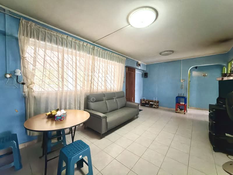 766 Yishun Avenue 3, 766 Yishun Avenue 3, 3 Bedrooms, 904 sqft, HDB Flat For Sale, by Scott Loh, 500099342 - Living & Dining Room - PropertyGuru.com.sg