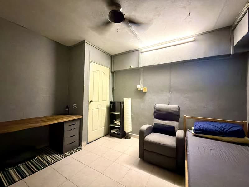 766 Yishun Avenue 3, 766 Yishun Avenue 3, 3 Bedrooms, 904 sqft, HDB Flat For Sale, by Scott Loh, 500099342 - Bedroom 3 - PropertyGuru.com.sg