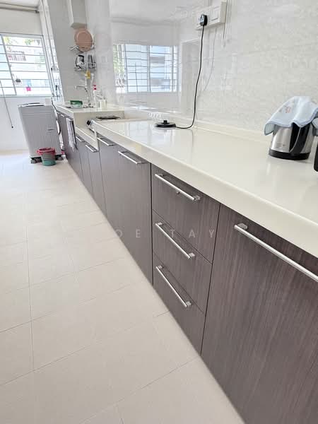 324 Serangoon Avenue 3 HDB Flat For Sale at S$ 799,000 | PropertyGuru Singapore - Kitchen